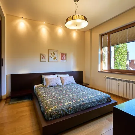 Splendid 2bdrm Apartment *