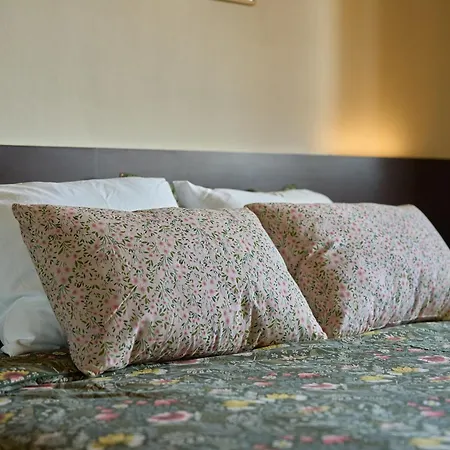 Splendid 2bdrm Apartment *